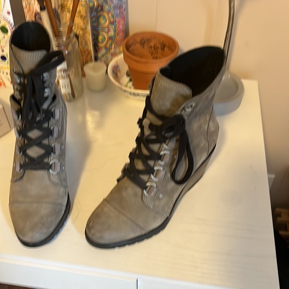 Sorel Wedge Boots - Picture 8 of 8